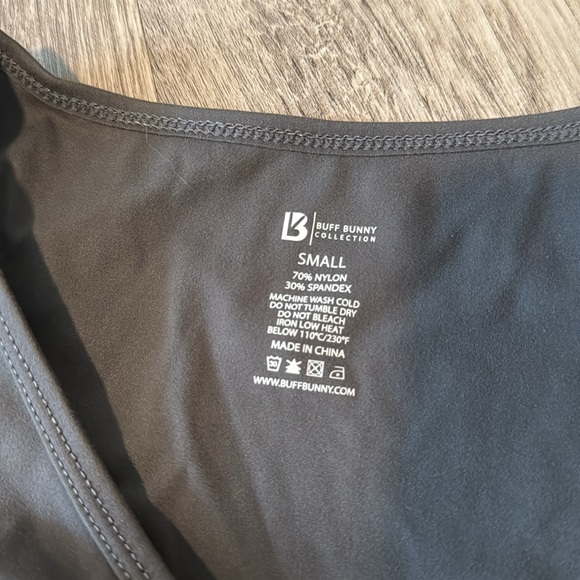 NWOT - Buffbunny Long Sleeve Workout Cinch Crop Top - Picture 3 of 5
